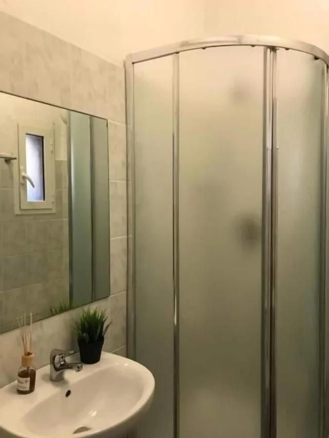 غرفة اقتصادية مفردة بسرير مزدوج بحمام مشترك، Locanda Otello 3/5