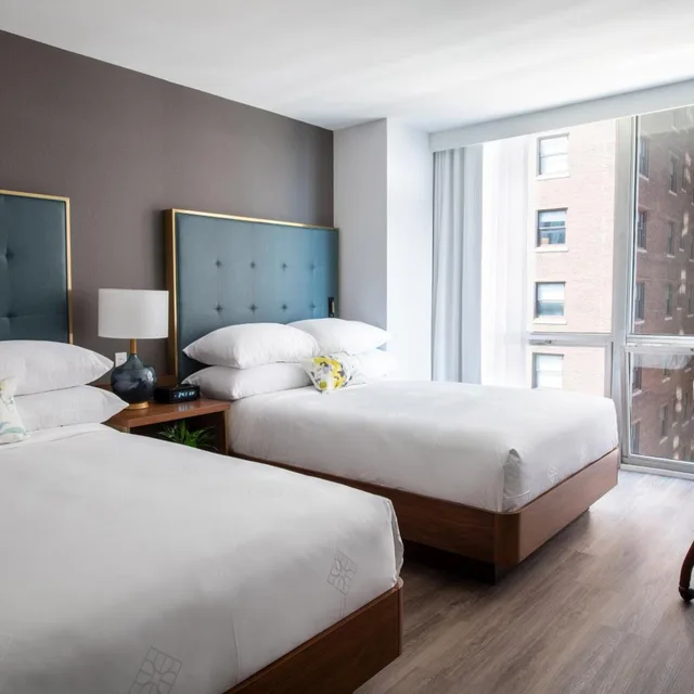 Deluxe, 2 Double Beds, Partial View، Le Meridien Essex Chicago 1/4