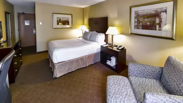 غرفة بسرير كينج لذوي الإعاقة، Quality Inn Saint-Jean-sur-Richelieu 5/6