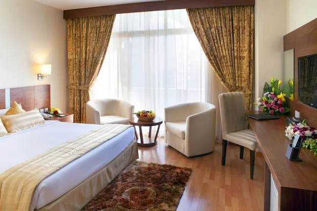 غرفة كلاسيكية بسريرين منفصلين، Landmark Hotel Baniyas 7/8