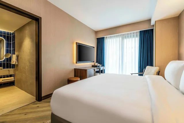 غرفة كلاسيكية بسرير مزدوج بشرفة، Movenpick Istanbul Old Town 4/9