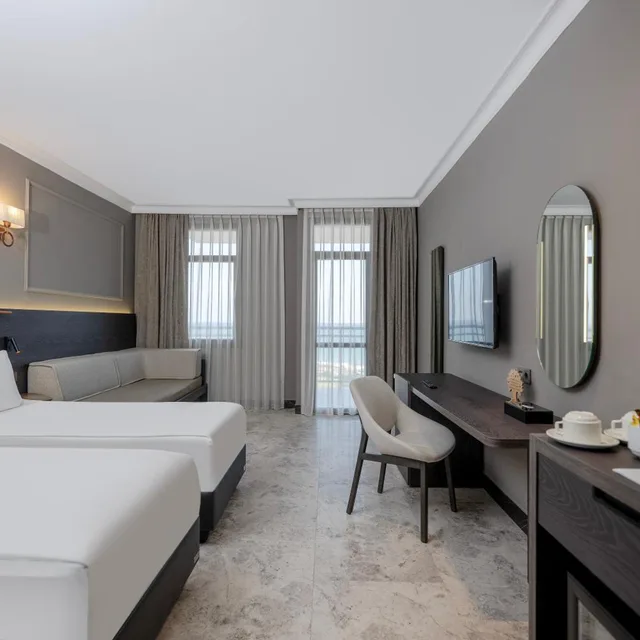 غرفة سوبيريور بإطلالة على البحر، Adora Golf Resort Hotel 2/6