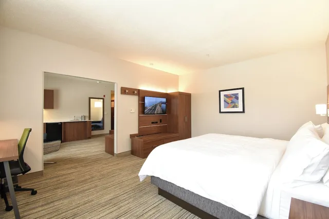 Suite, King Bed, Living Area, Holiday Inn Express Hotel And Suites Southern Pines Pinehurst Area 2/5