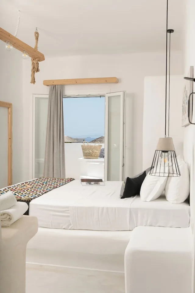دوبلكس بسرير مزدوج وسريرين منفصلين مع أريكة بحوض جاكوزي، Irida Luxury Apartments 4/10