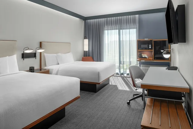 غرفة بسريرين كوين لذوي الإعاقة، Courtyard by Marriott Modesto North 1/3