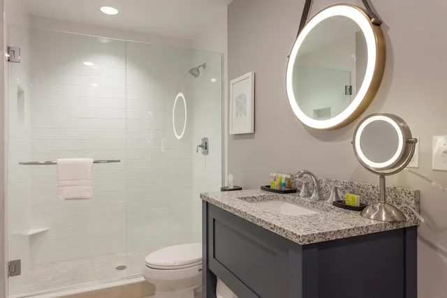 جناح ديلوكس بسرير كينج بغرفة نوم واحدة مع أريكة، Hilton Vacation Club King 583 Charleston 9/10
