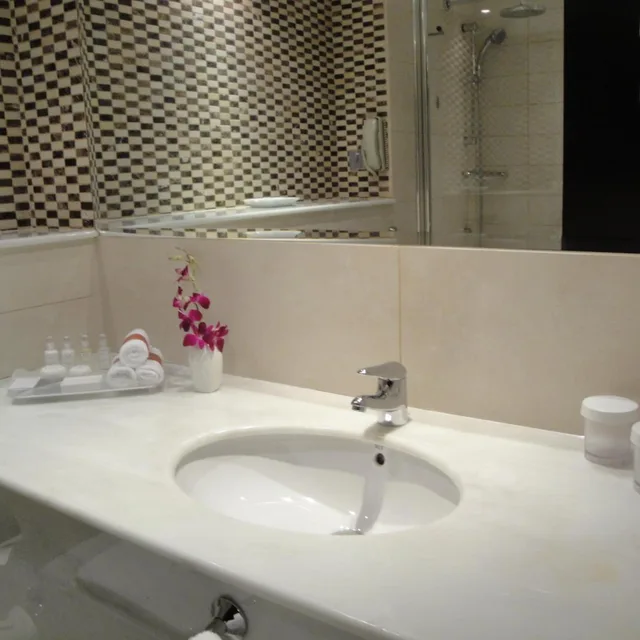 Signature, Suite, Crowne Plaza Jeddah 2/2