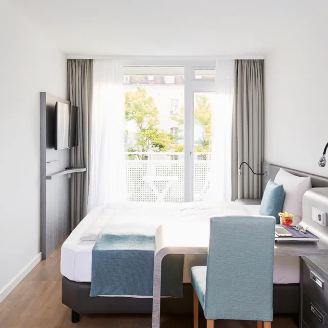 Business, Plus, Double Bed, Balcony or Terrace، Living Hotel Nurnberg 2/8