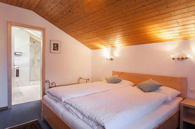 غرفة ثلاثية بسرير كينج وسرير فردي، Hotel Parnass 5/9
