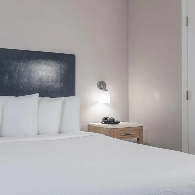 غرفة رباعية بسرير كينج، Seaside Amelia Inn 2/7
