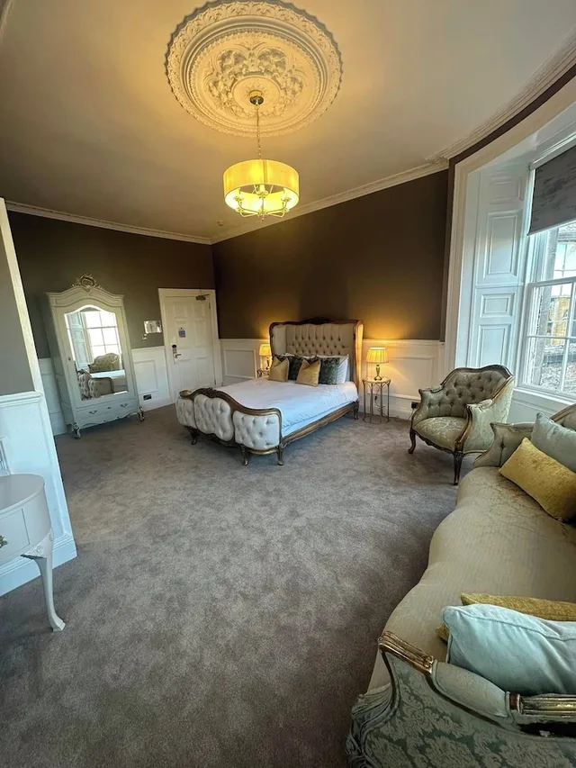 غرفة شهر العسل بسرير كينج، The Tontine Hotel 2/4