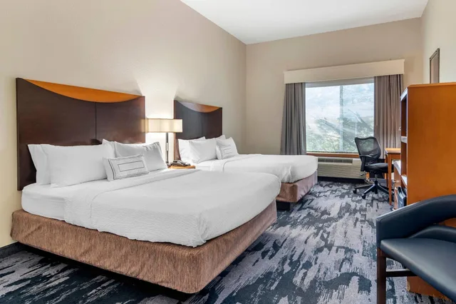 غرفة رباعية لذوي الإعاقة، Fairfield Inn Suites Commerce 2/5