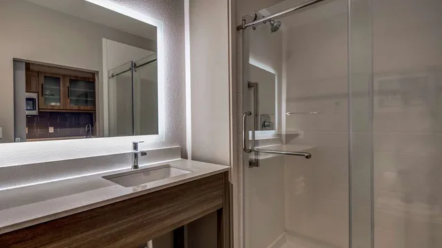 Room, King Bed, Bay View, Kitchenette، Executive Residency By Best Western Corpus Christi 7/8