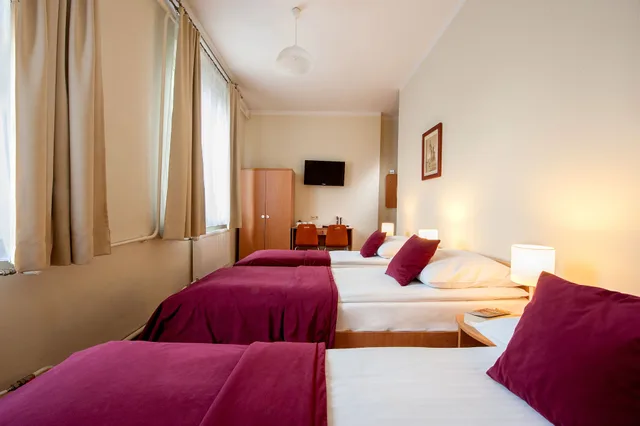 غرفة قياسية ثلاثية بثلاثة أسرّة، Maly Krakow Aparthotel 1/3