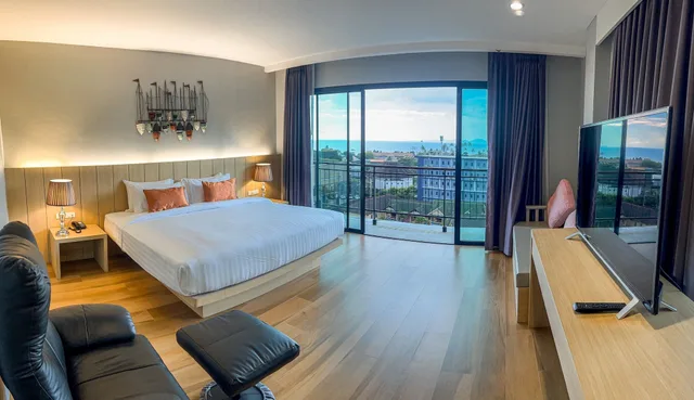 Penthouse, 1 Double and 4 Single Beds, Ava Sea Resort Krabi 1/4