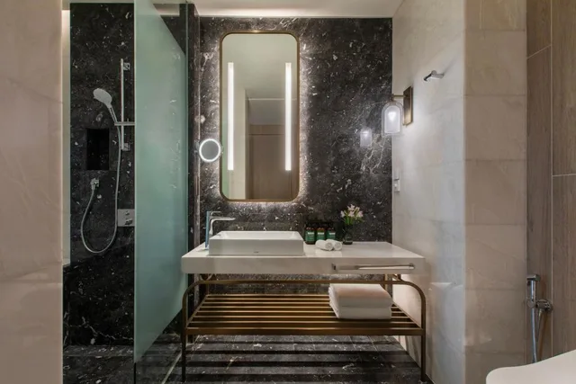 غرفة بسرير كينج لذوي الإعاقة، Crowne Plaza Kuala Lumpur City Centre 2/2