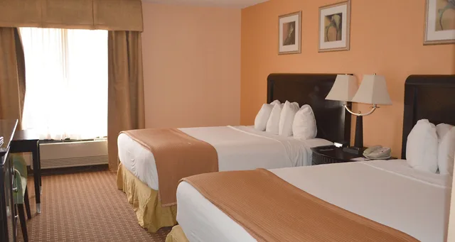 غرفة بسريرين كوين، Baymont By Wyndham East Windsor Bradley Airport 3/4