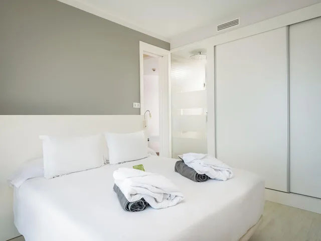 Suite, Pool and Sea View، ARTIEM Carlos 1/8