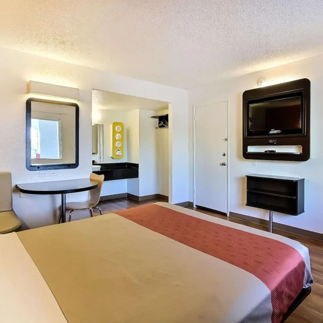 غرفة ديلوكس بسرير كوين، Motel6 Campbell, CA - San Jose 6/8