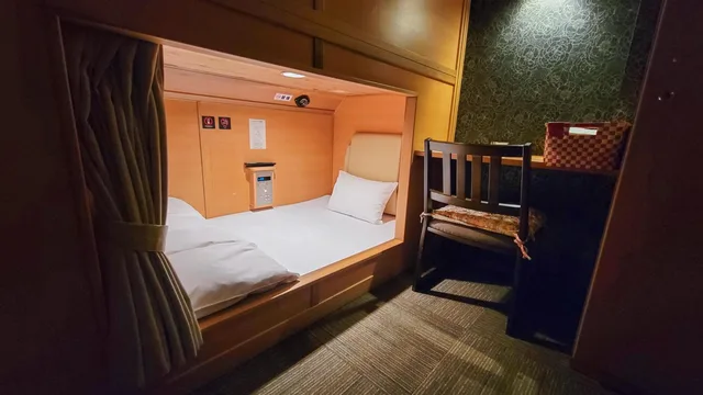 Male Dorm, Cabin, Single Bed, Low Floor، Hotel Palms Tenmonkan 1/1