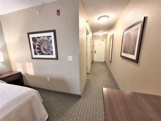 Standard, King Bed, AmeriVu Inn and Suites - Chisago City 4/5