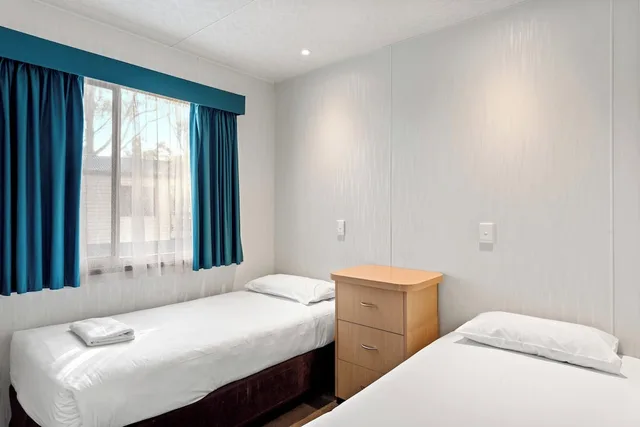 Spa, Deluxe, Cabin, Double Bed، DISCOVERY PARKS - ECHUCA 3/5