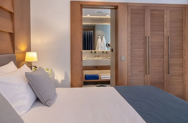 2 Bedrooms, Premier, Suite, 2 Double Beds, Partial Sea View, 2 Bathrooms, Nana Golden Beach 1/4
