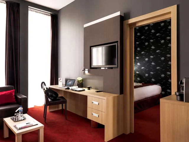 Suite, Queen Bed, Bath and Shower, Sofa، Nemzeti Hotel Budapest - MGallery Collection 9/9