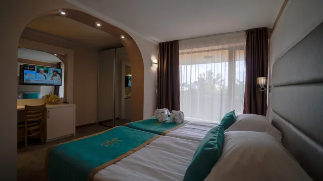 Room, Double or Twin Bed, Park View, Balcony, Havana Casino Hotel And Spa 3/5