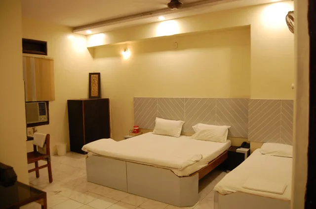 غرفة عائلية بسرير كوين، Hotel New Sunder 1/3