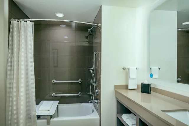 جناح استوديو بسرير كينج بمطبخ لذوي الإعاقة، Hyatt House Anchorage 4/4
