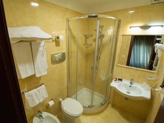 Room, Double or Twin Bed, Hotel Della Valle 5/9