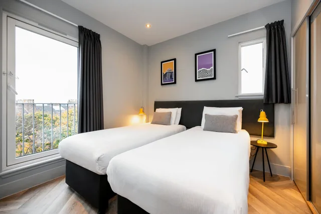 شقة بسريرين مزدوجين بغرفتي نوم مع أريكة، Staycity Aparthotels West End 4/10