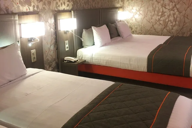 غرفة رباعية، Timhotel Invalides Eiffel 2/6