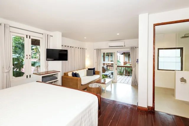 Studio, Double Bed, Terrace, Malibu Beach Resort, Koh Samui 2/10