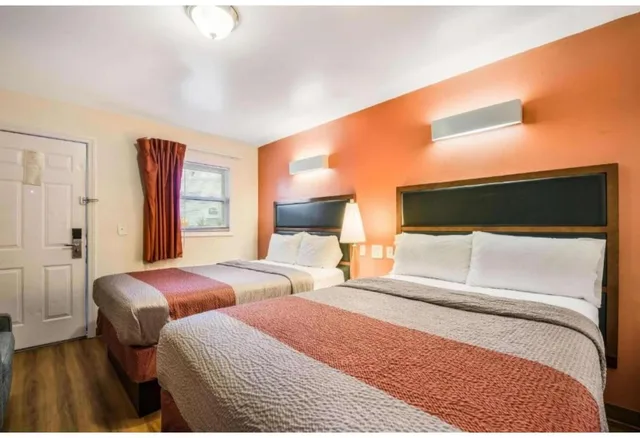 2 Full Beds - Non-Smoking، Motel6 Tinton Falls, NJ - Neptune 7/10