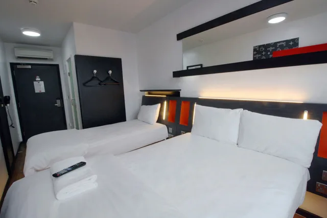 غرفة عائلية ثلاثية، easyHotel Newcastle City Centre 2/5