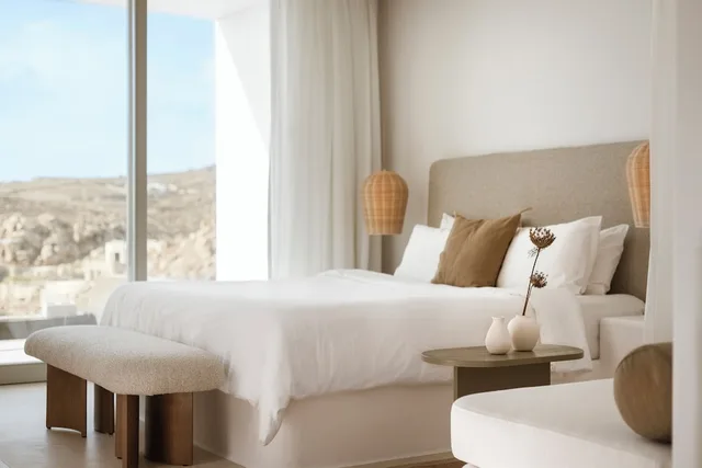 Pool, Suite, Queen Bed, Lateral Side Sea View، Mykonos Flow - Super Paradise 6/10