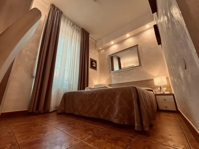 Room, Double or Twin Bed, Hotel Alinari 8/10