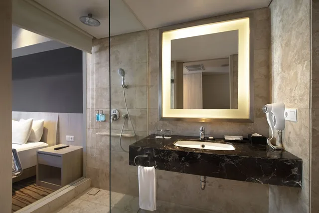 غرفة بريميير بسرير كينج، Sovereign Bali Hotel 7/7