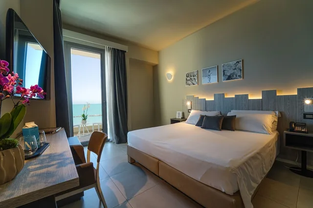 Executive, Triple, 1 Queen and 1 Single Bed, Sea View, Nautilus Family Hotel 2/10