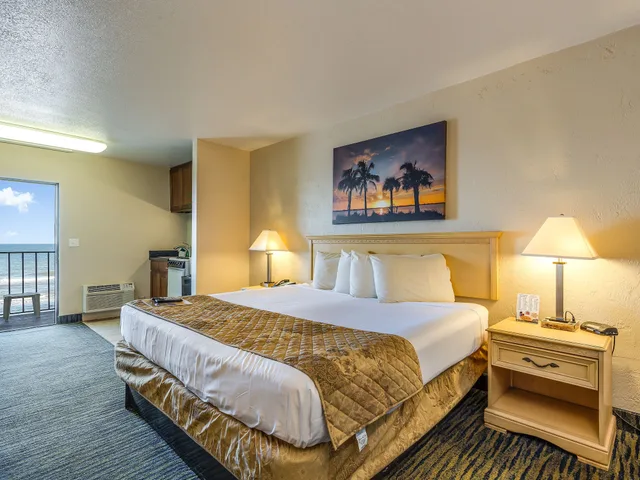 Standard, King Bed, Ocean Front, Kitchenette، Beachside Hotel 6/10