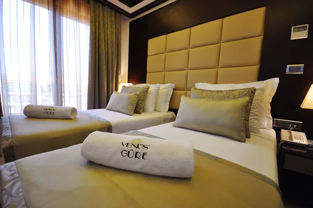 جناح فاخر بسرير كوين بإطلالة على البحر مع أريكة، Venus Thermal Boutique Hotel 1/2
