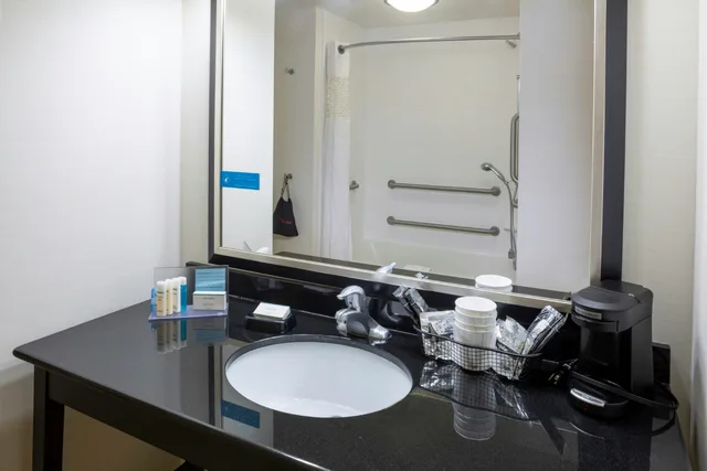 Studio, King Bed, Accessible, Hampton Inn Limerick-Philadelphia Area 2/3