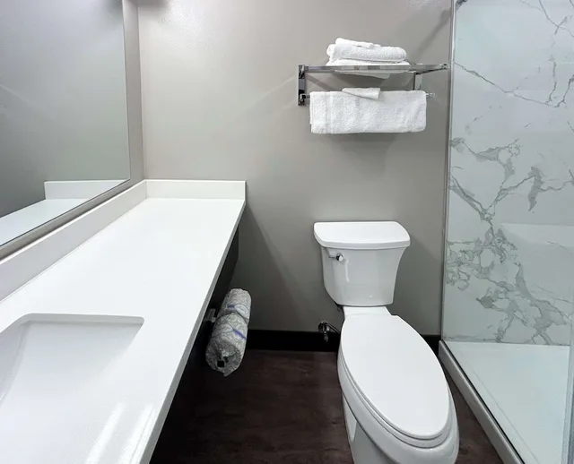 غرفة قياسية بسرير كينج، Studio6 Corona, CA-West 6/6