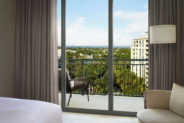 Room, King Bed, Bay View, Balcony, The Ritz Carlton Key Biscayne 6/9