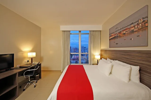 Deluxe, King Bed, Victoria Hotel and Suites Panama 1/6