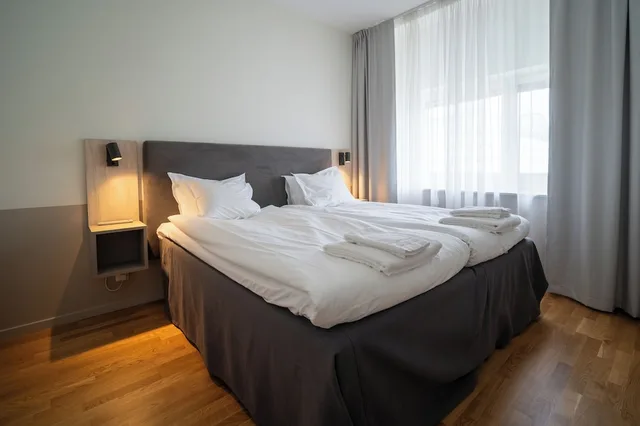 جناح بسرير كينج مع أريكة، Injoy Premium Solna 3/10