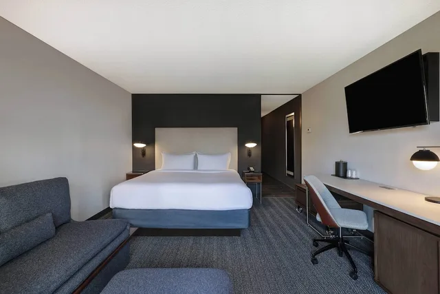 غرفة بسرير كينج لذوي الإعاقة، Courtyard By Marriott Portland Southeast Clackamas 2/6