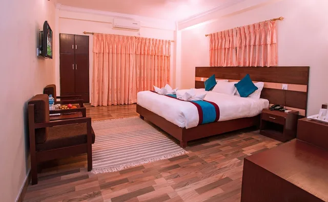 غرفة ديلوكس بسرير كينج، Hotel Spring 1/2